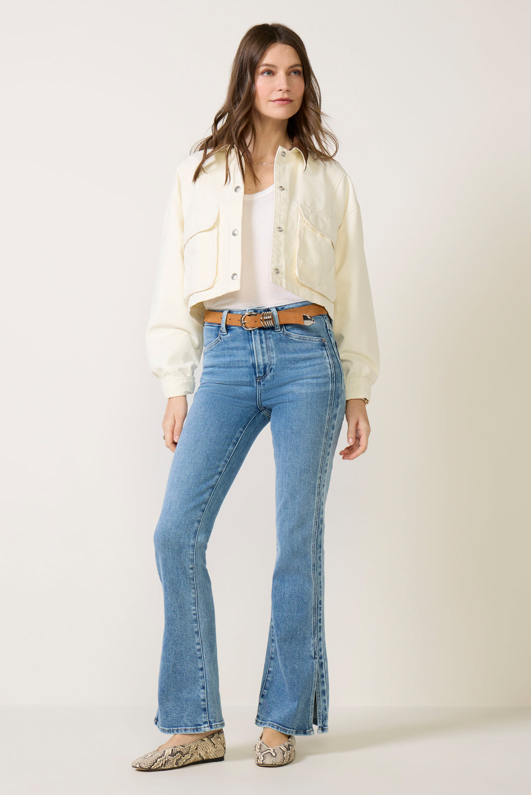 Laurel Canyon 32` W/ Forward Panel