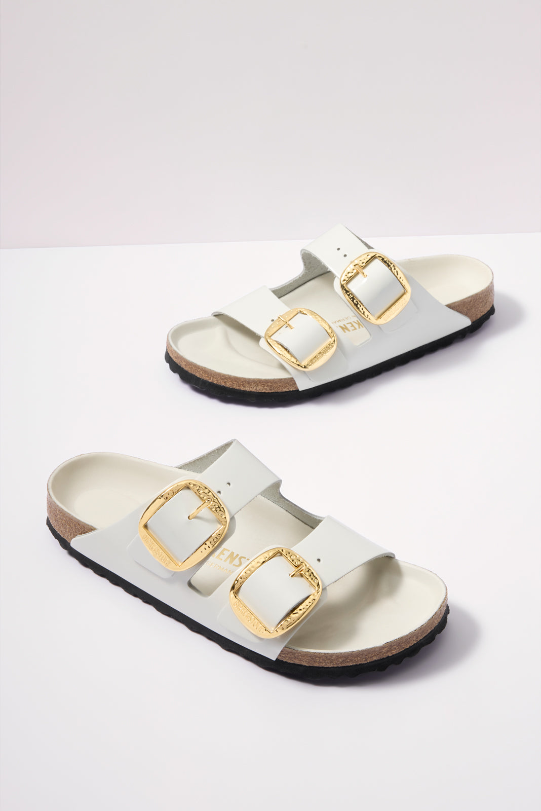 Arizona Big Buckle High Shine Gold Hammered