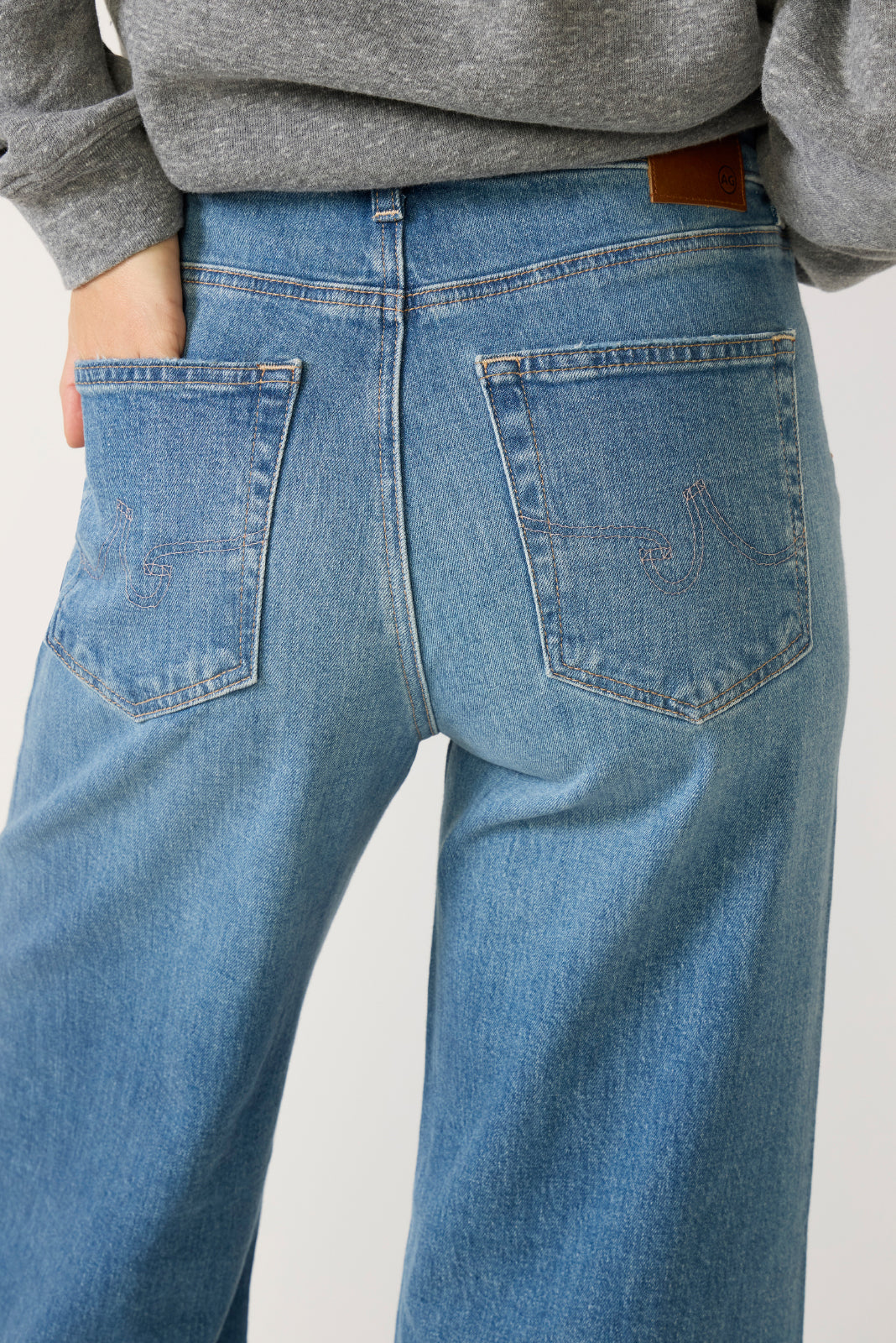 Saige Wide Leg 31` Jean
