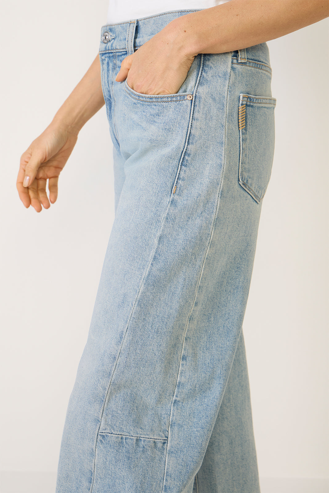 Arellia Skimmer W Outseam Panels Barrel Jean