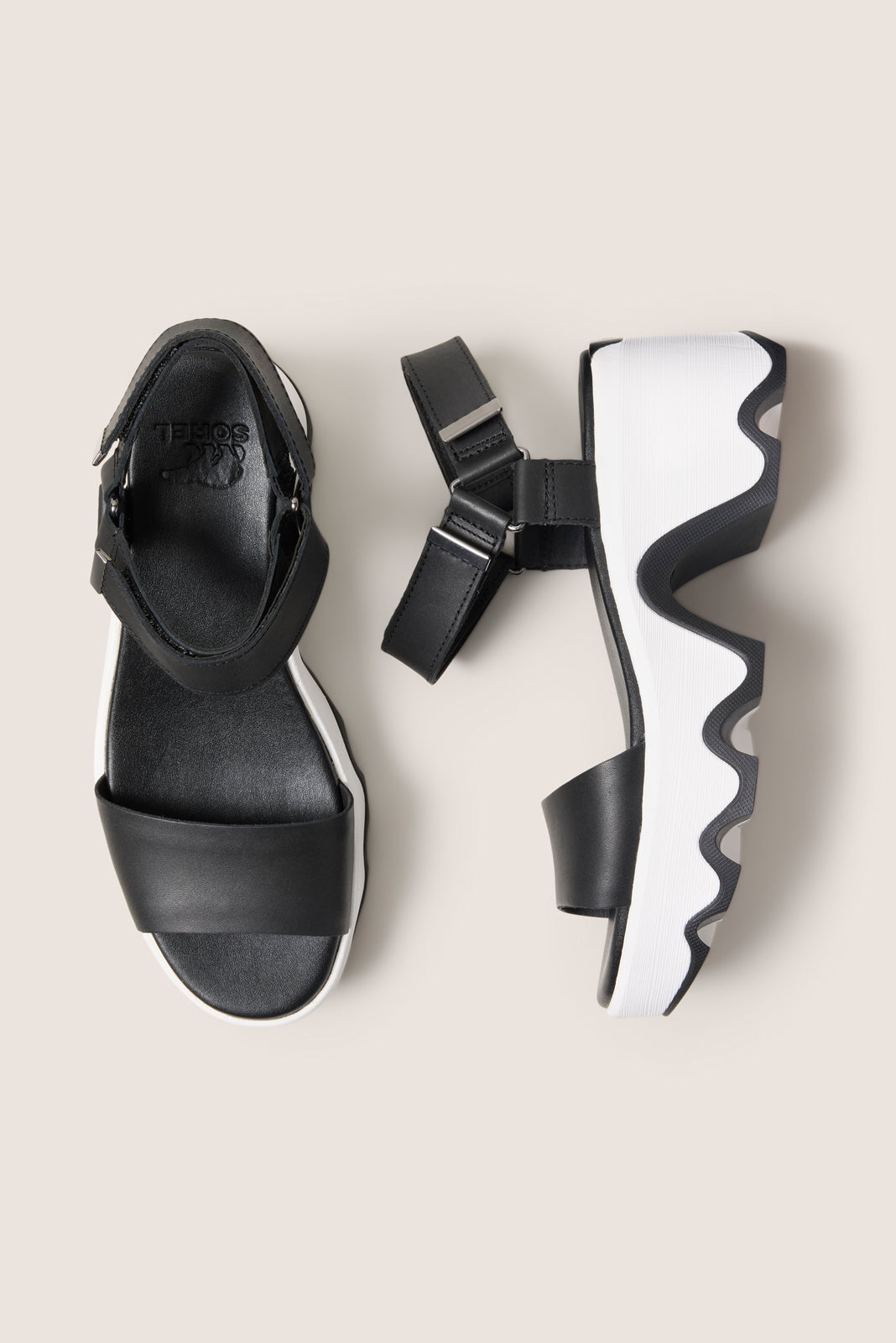 Kinetic Aura Y Strap Sandal