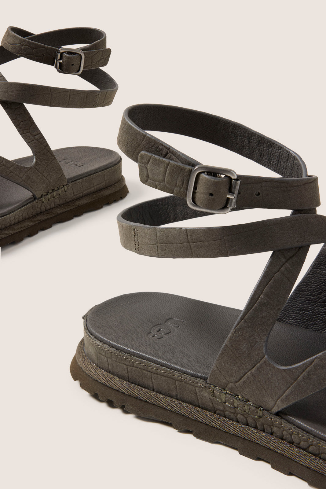 Goldgengaze Embossed Ankle Wrap