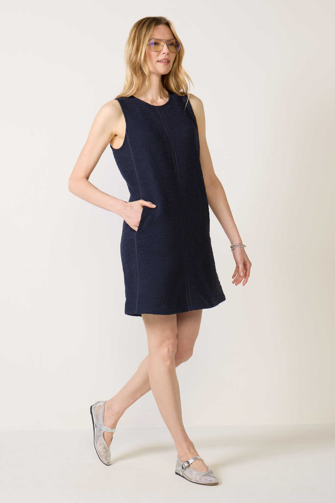 EVEREVE Women's Mary Textured Shift Dress, Size XS, Blue