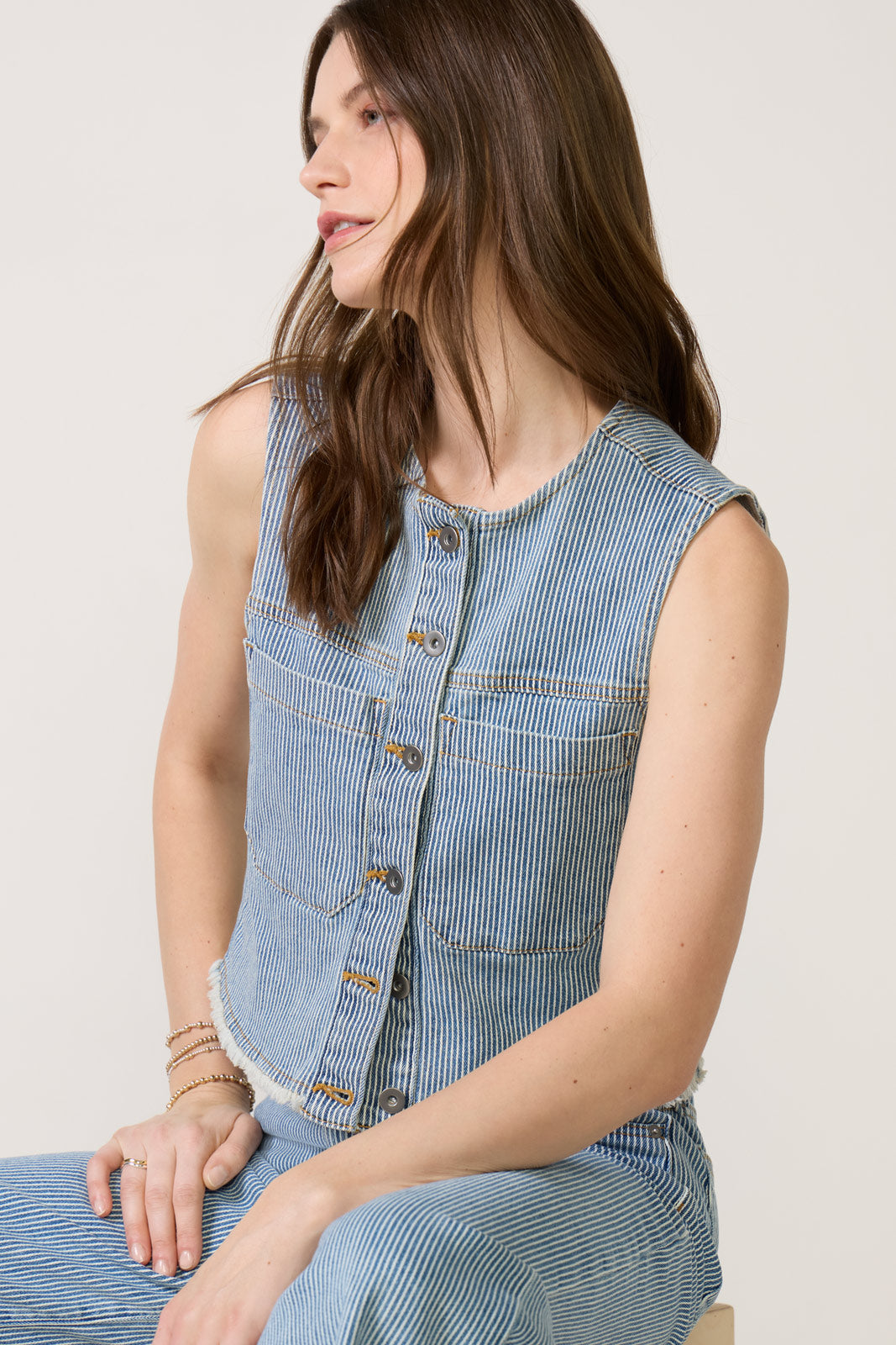 トゥデイフル  Tuck Stripe Vest TODAYFUL（トゥデイフル）の「タックストライプベスト（ベスト）」 - WEAR
