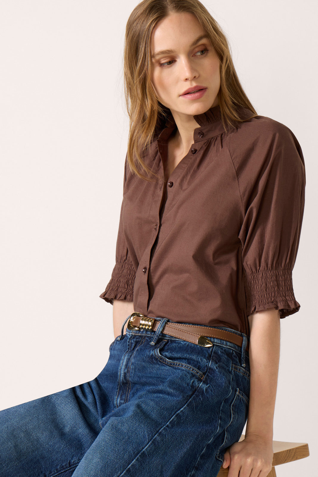 BOBI Women's Short Sleeve Ruffle Neck Shirt, Size Small, Brown