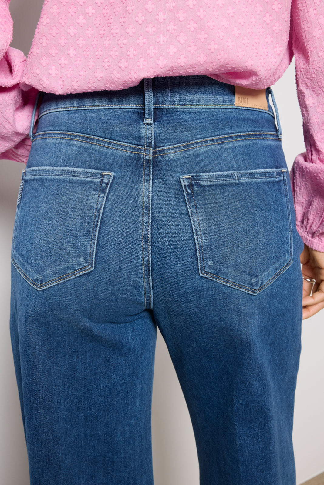 Anessa 31` w Raw Hem