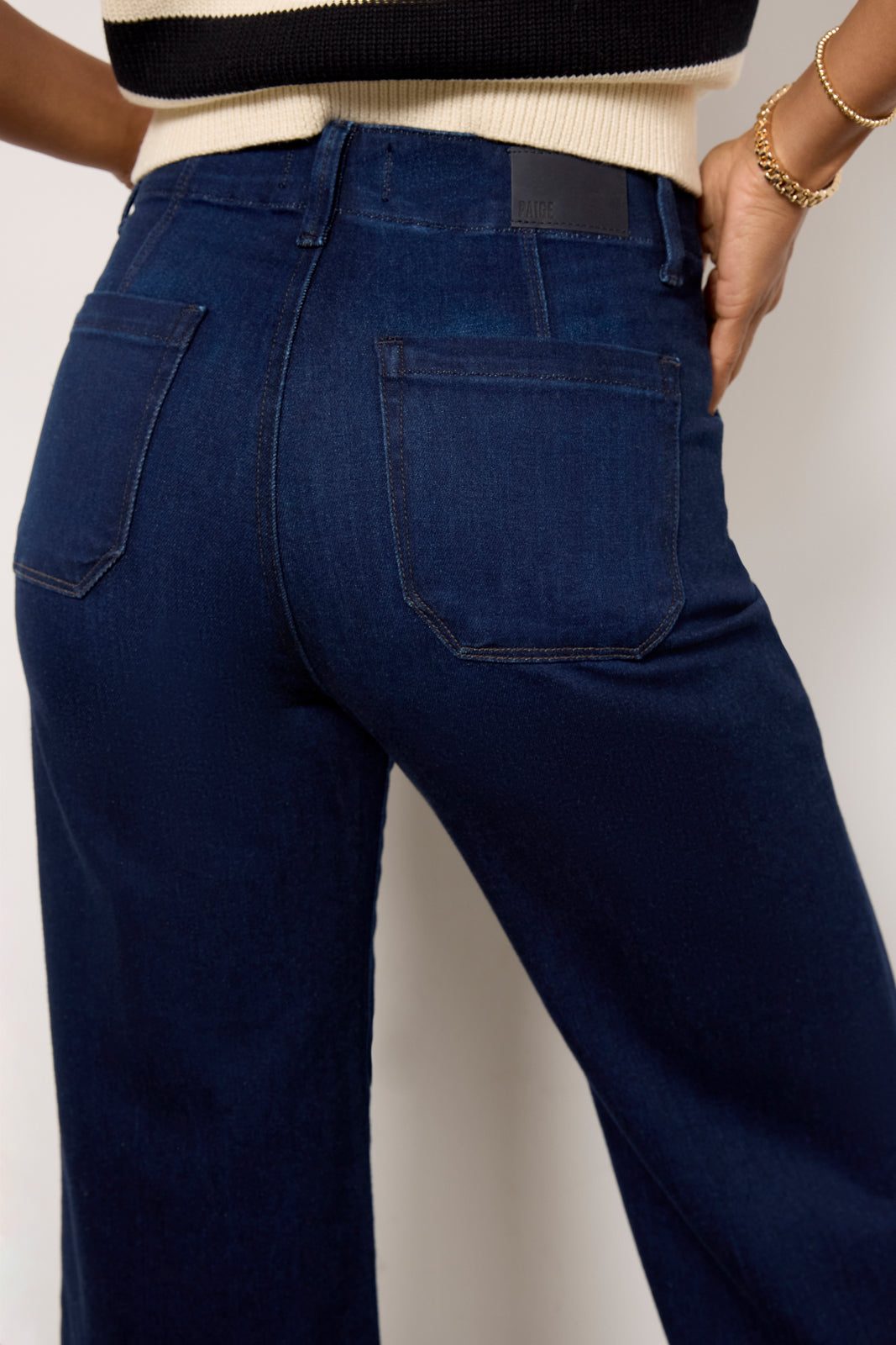 Anessa w Welt Utility Pockets