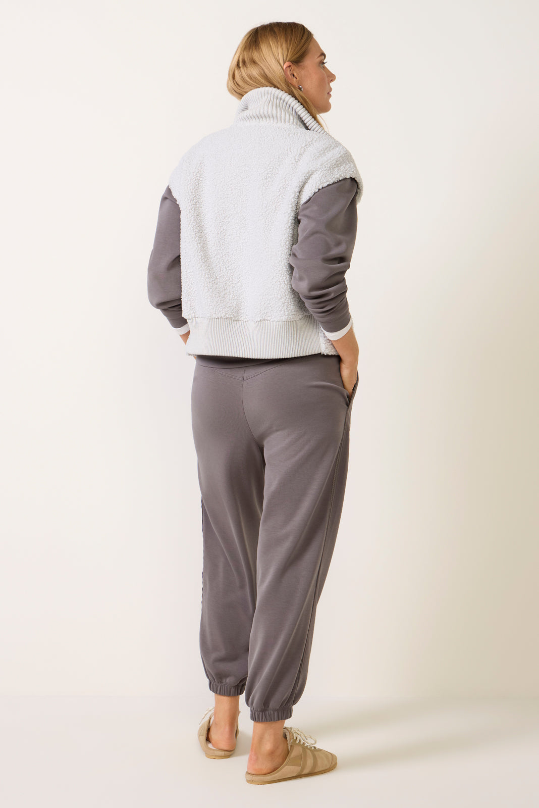 Eli Jogger 27