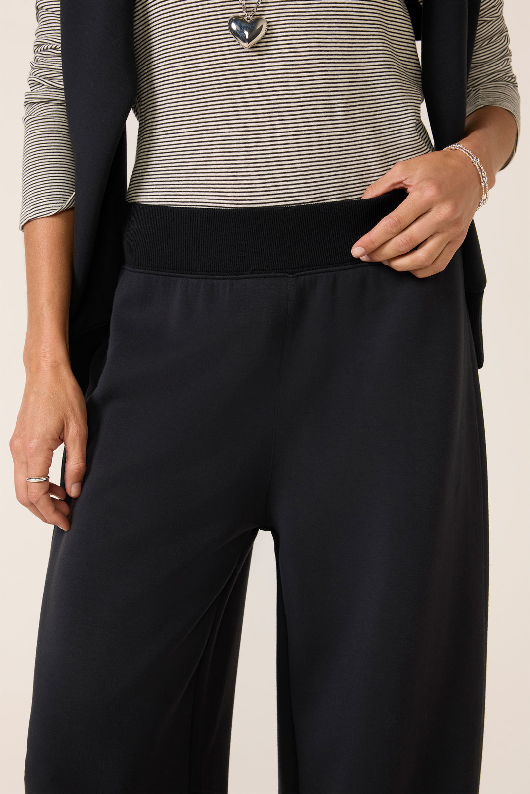 Air Essentials Luxe Ankle Pant