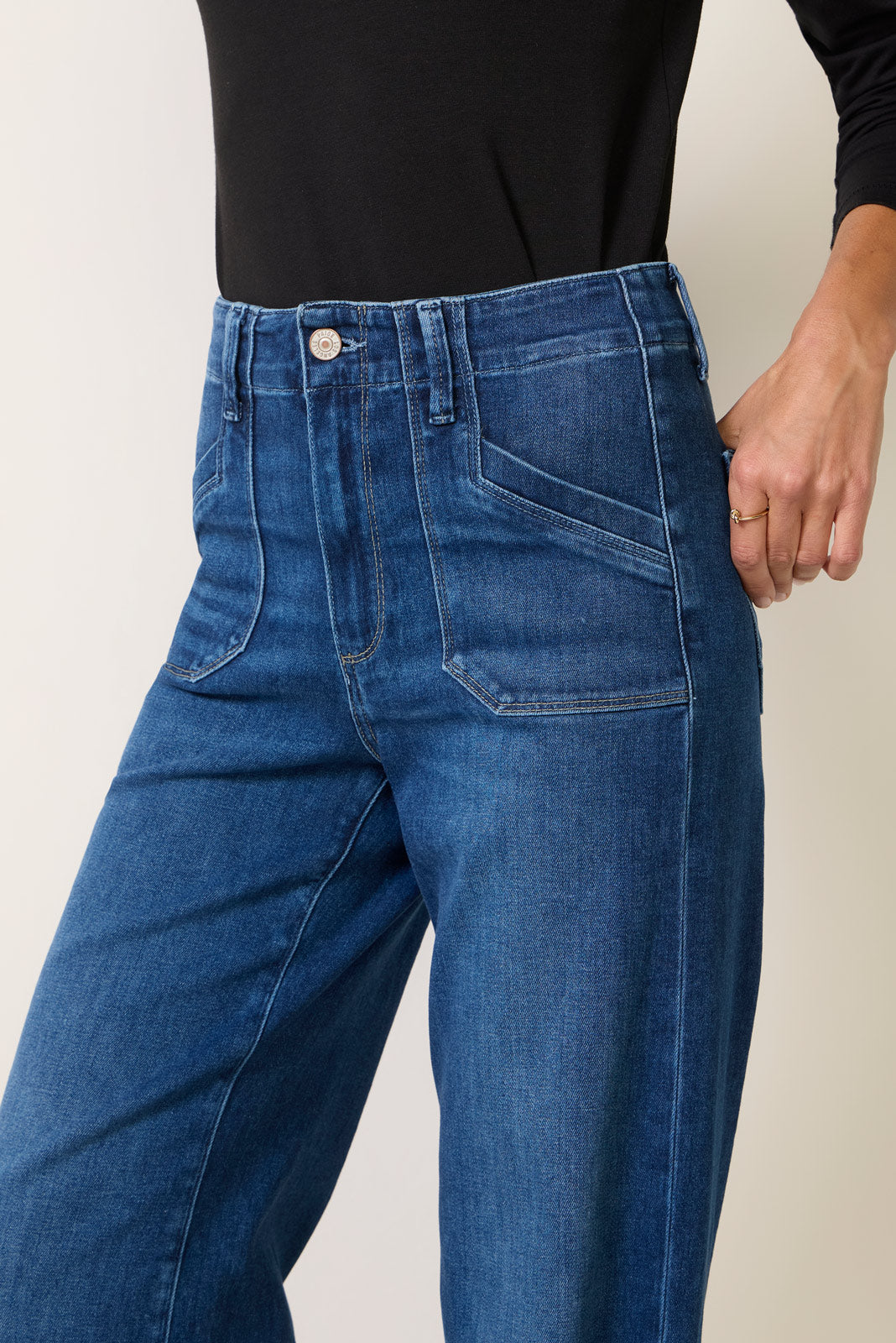 Anessa 31` W/ Welt Utility Pocket Wide Leg Jean