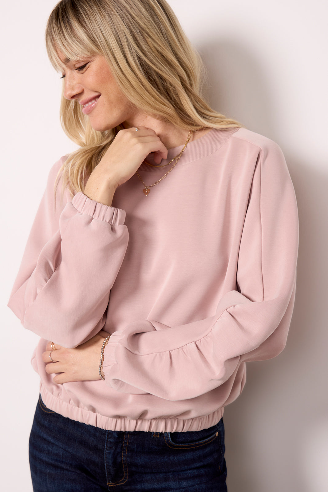 Mariana Sleek Pullover