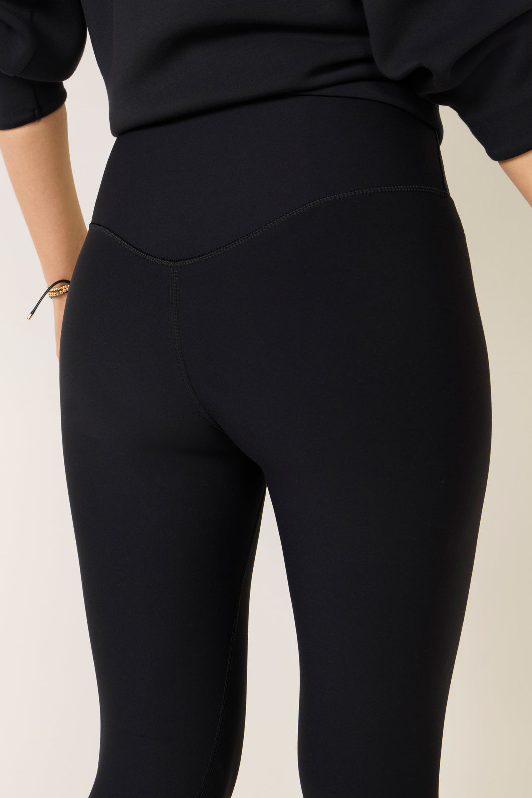 Smooth On Form Legging