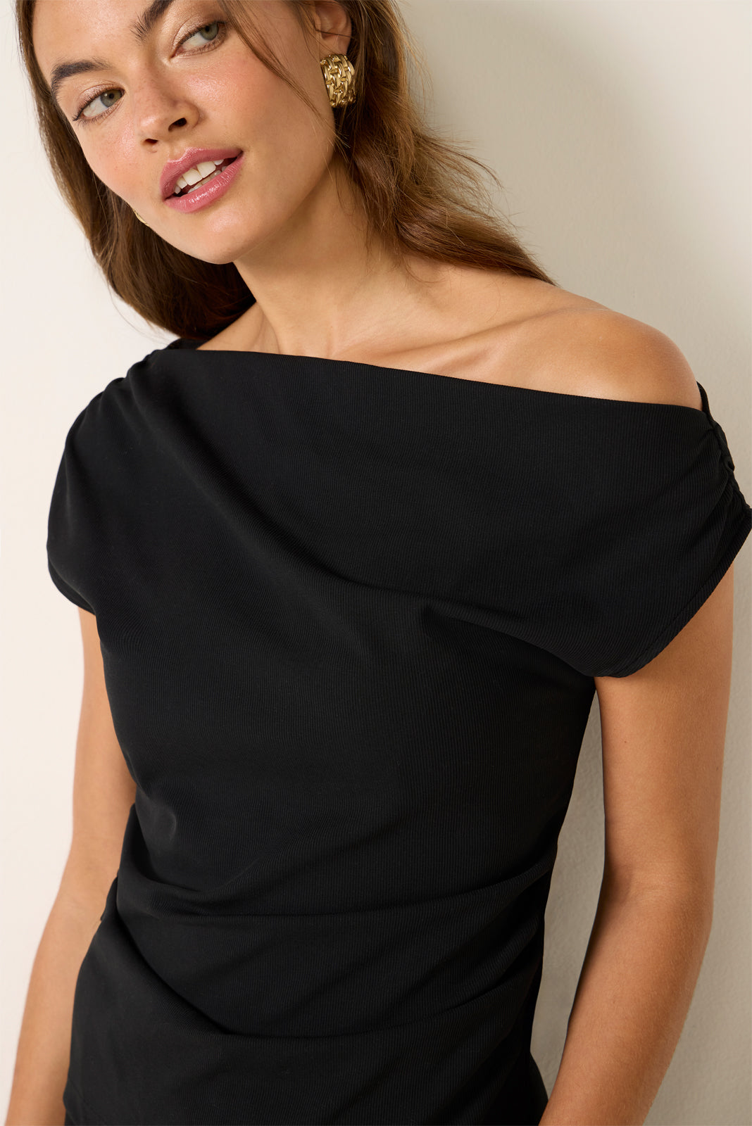 トップス heve Cut off shoulder BL black Off The Shoulder Ruched Top