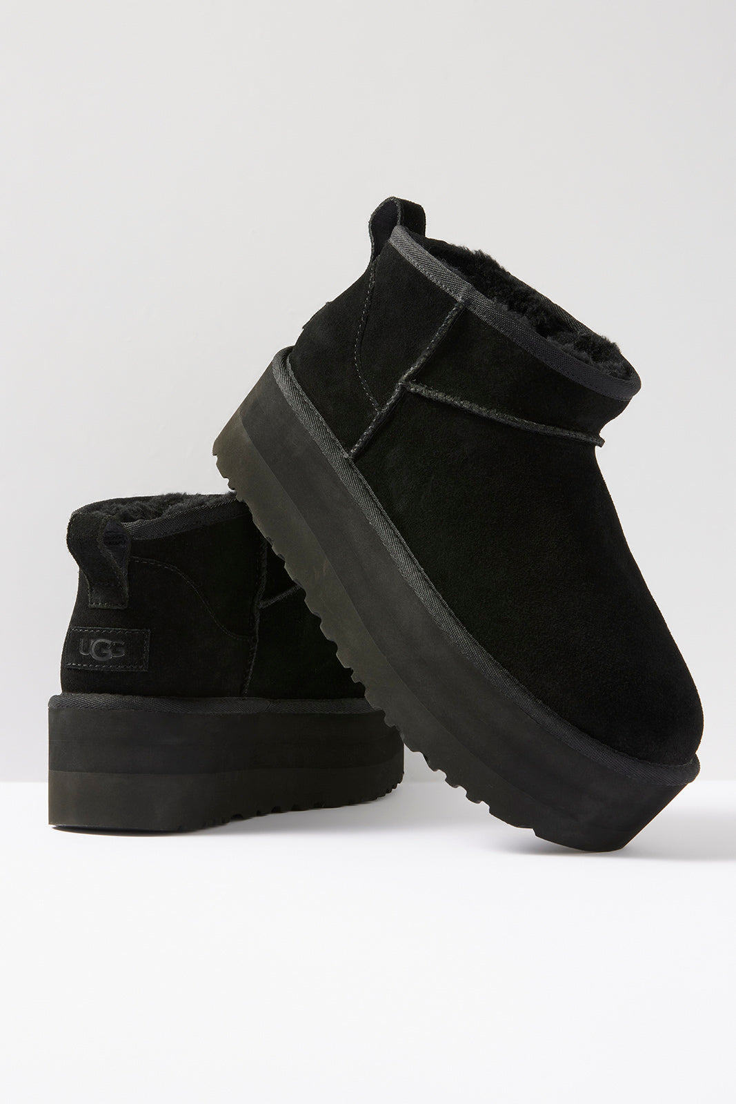 美品UGG ULTRA MINI PLATFORM 6 ブラック Ultra Mini Platform
