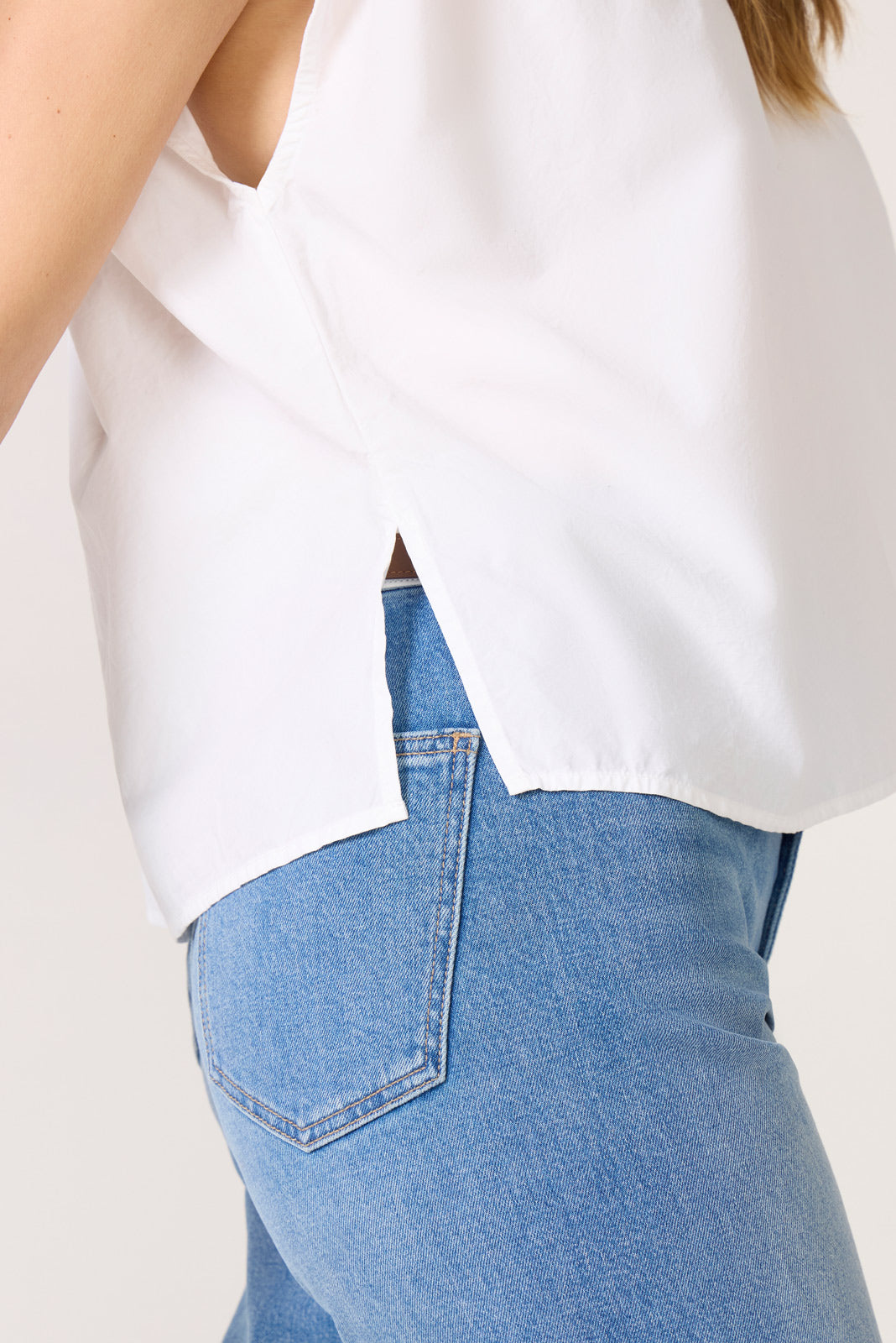 Jody Sleeveless Shirt