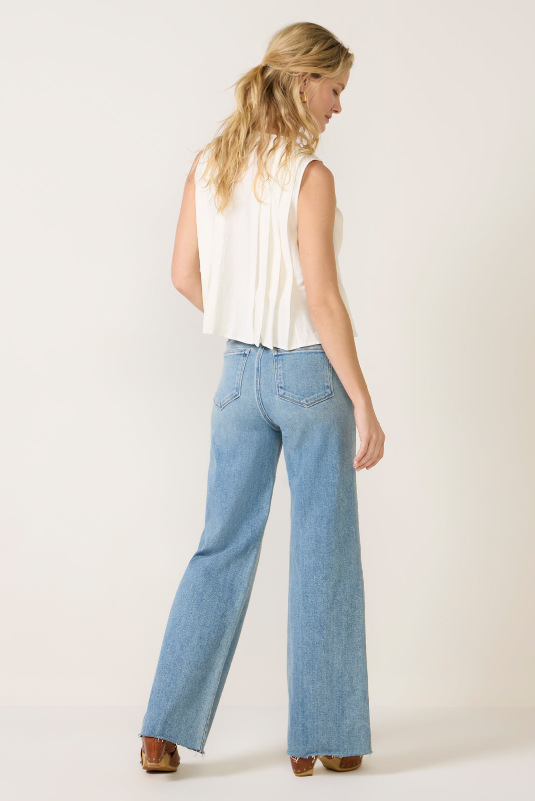 Anessa 31` W/ Twisted Outseam