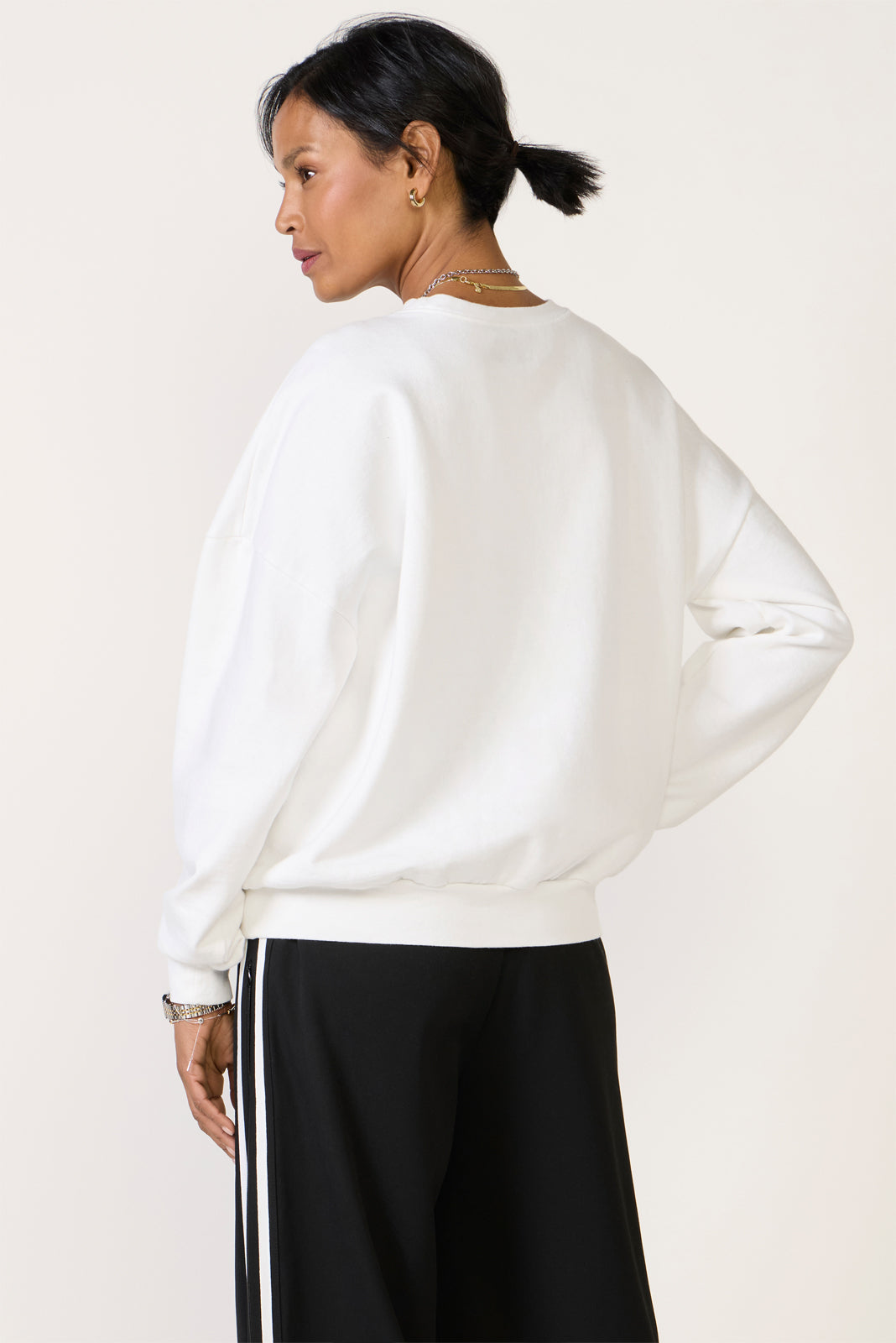 【HYEON】 ホットアップルパイニット ホワイト Hightop Cozy Sweatshirt