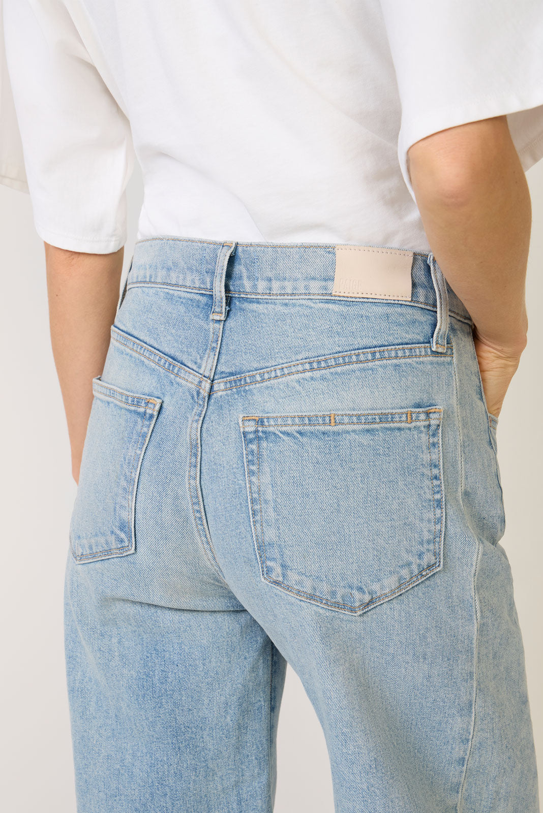 Arellia Skimmer W Outseam Panels Barrel Jean