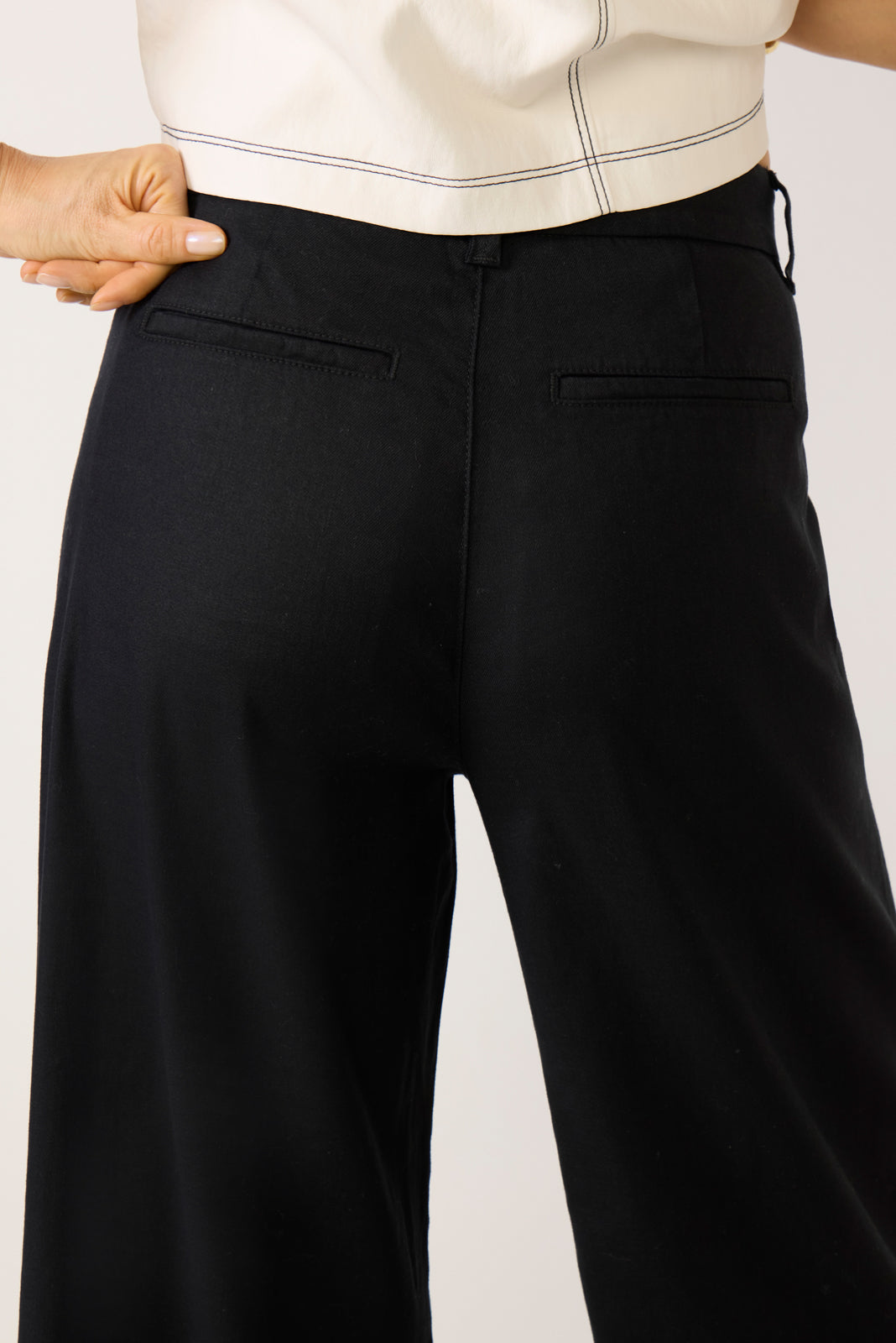 Joelle Stretch Linen Crop Pant