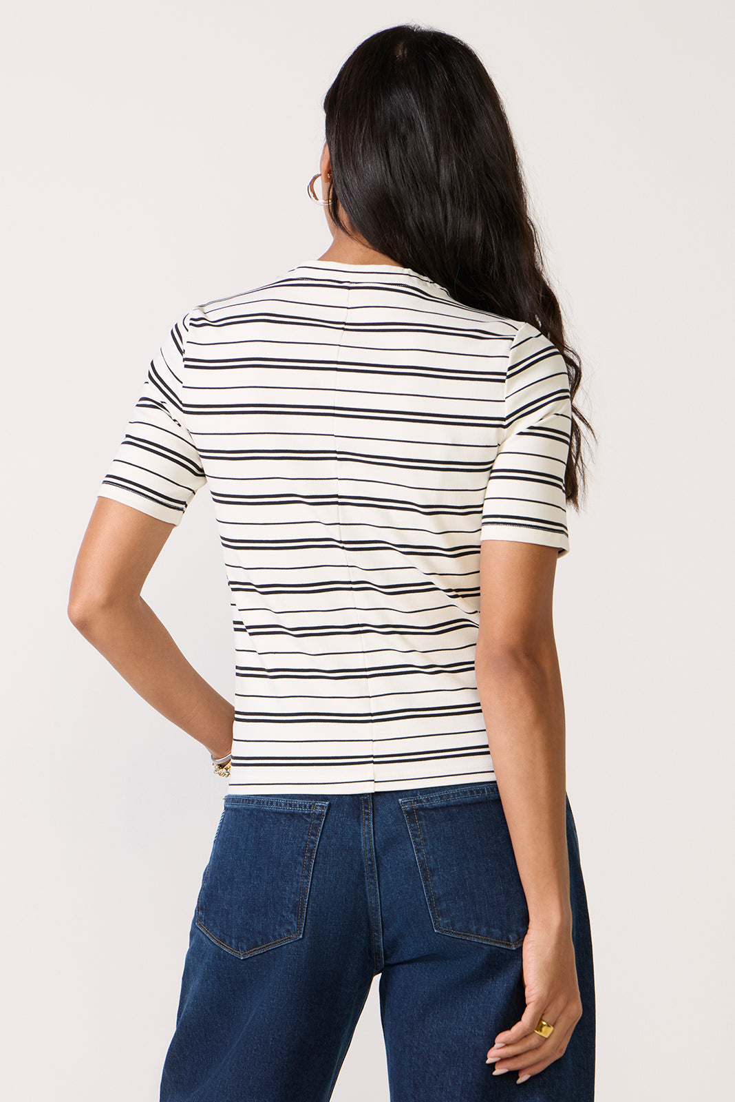 Short Sleeve Crewneck Elbow Tee