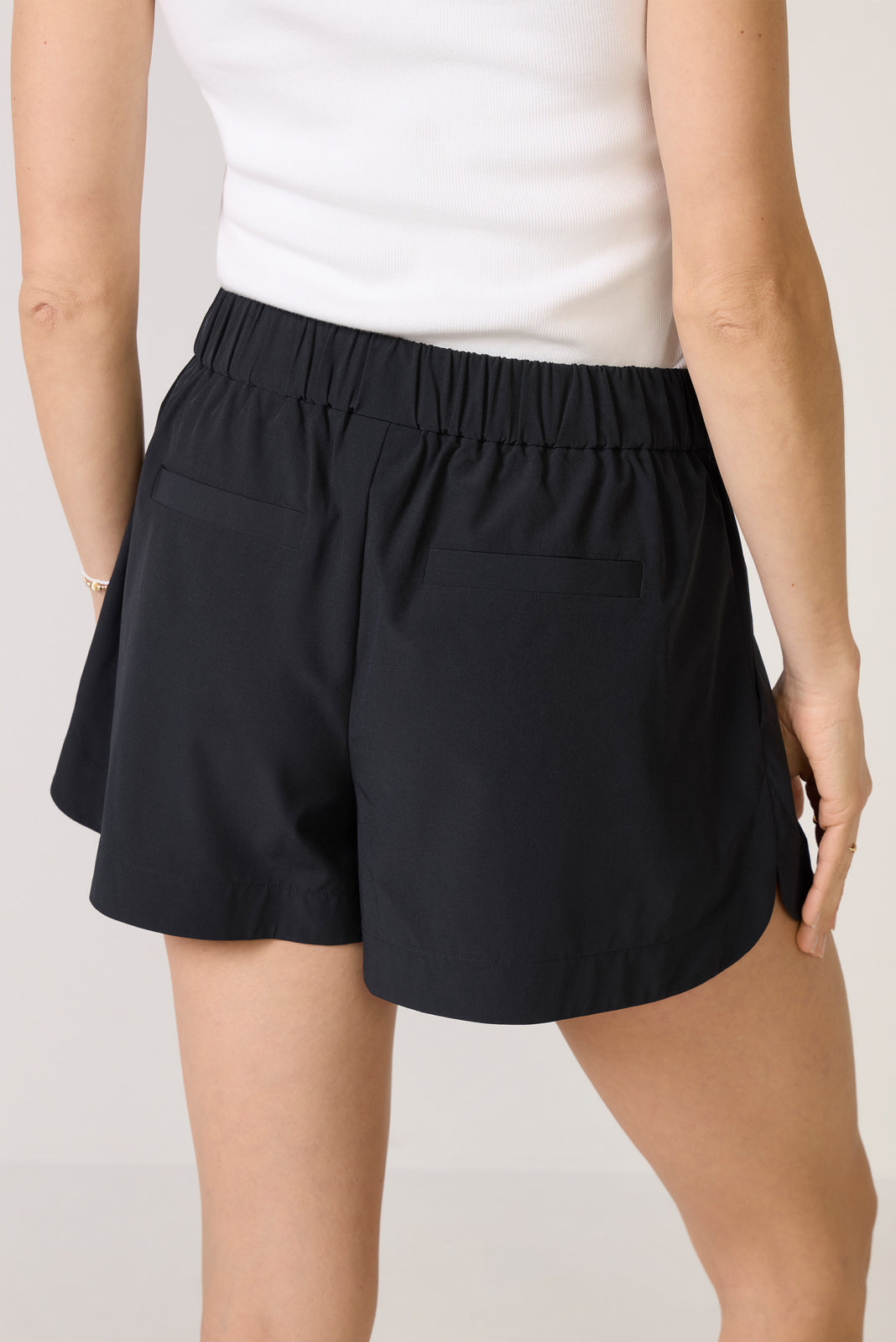 Nila Mid Rise Short