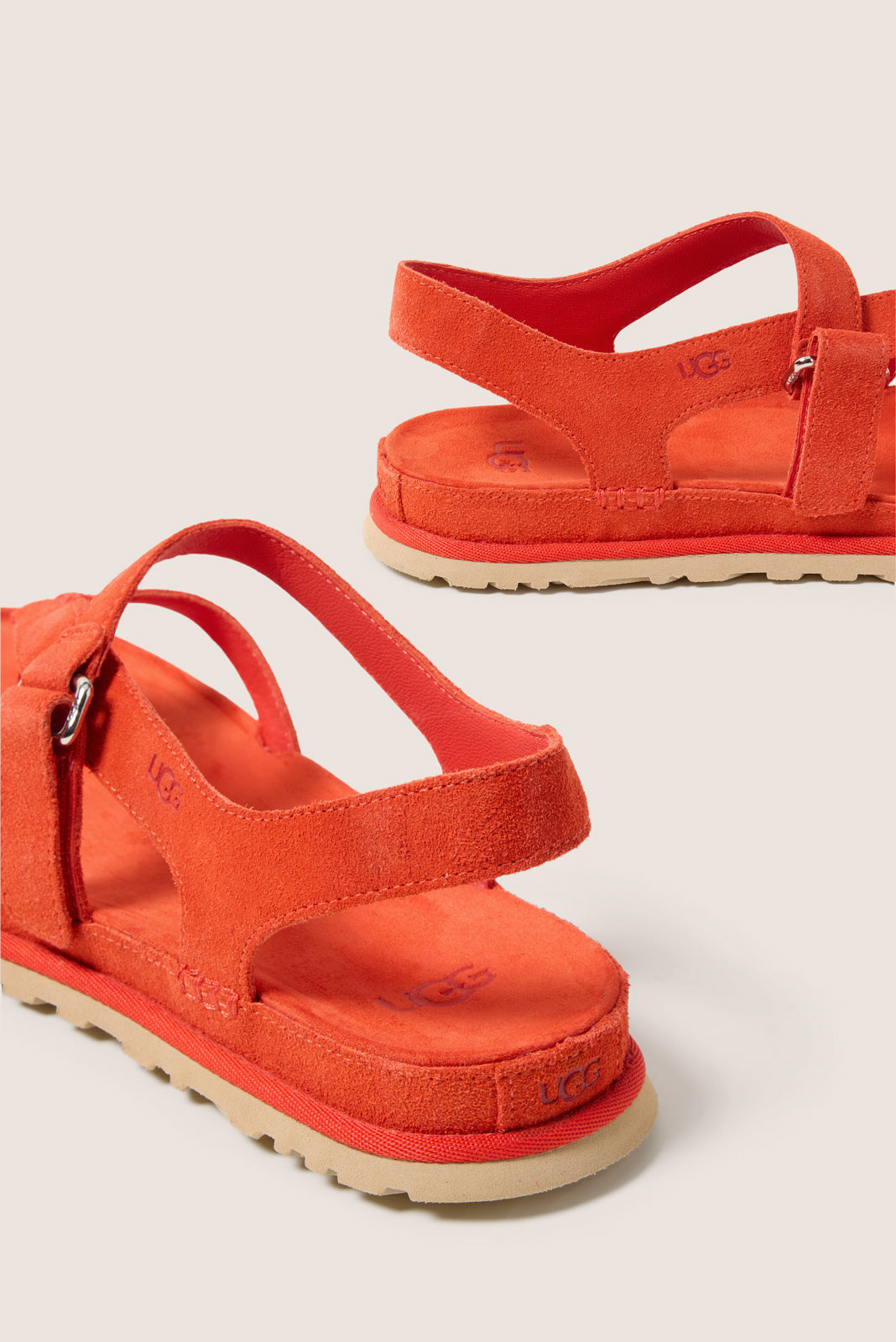 Goldgengaze Toe Post