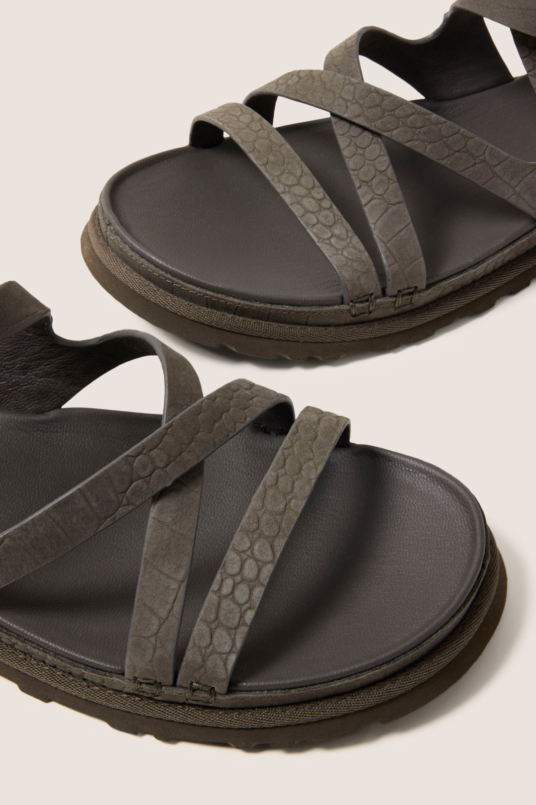 Goldgengaze Embossed Ankle Wrap