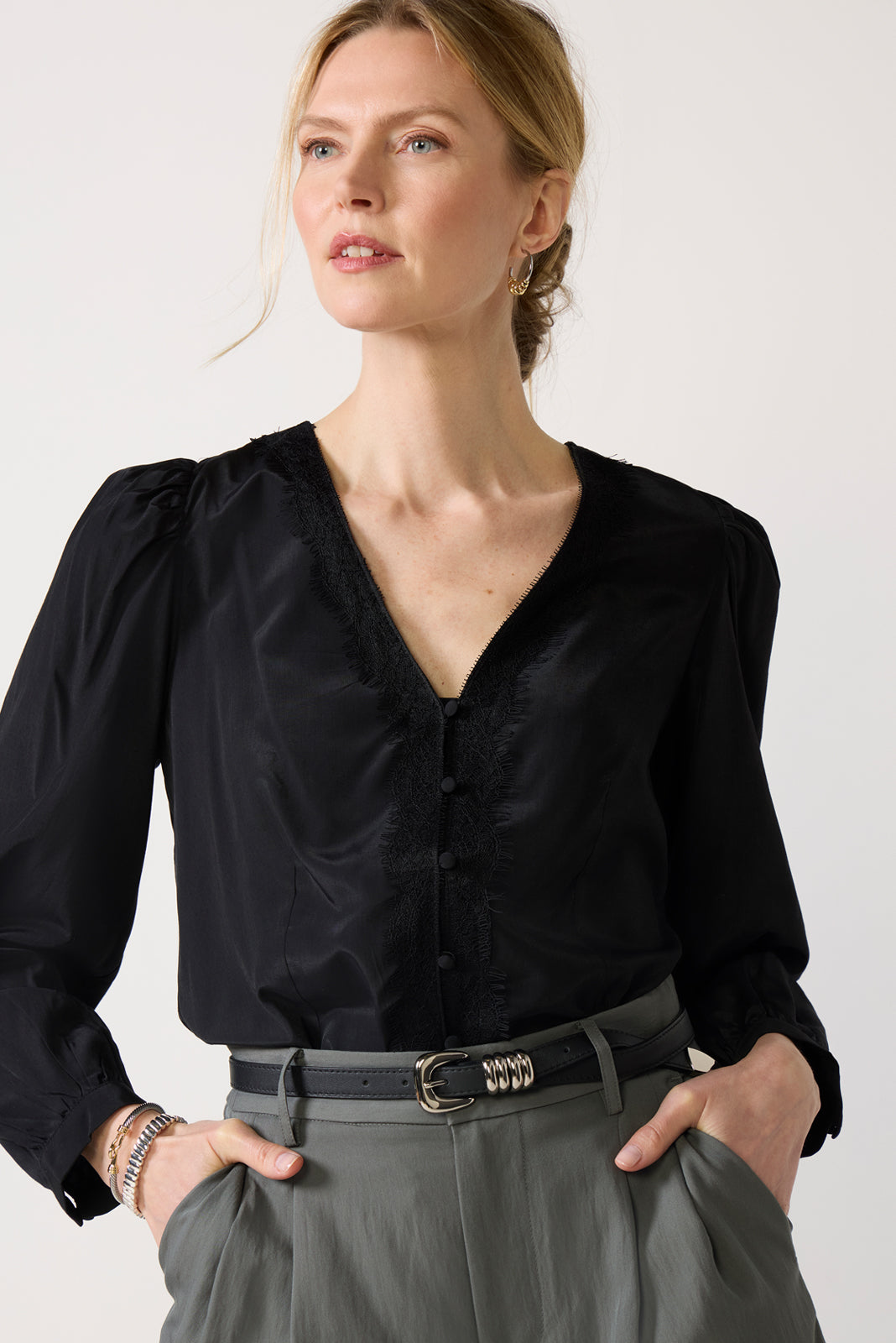 ★葵★ Puffed Sleeve Lace Blouse ブラウス 2788791_New_01_hero_2026-01-29.jpg