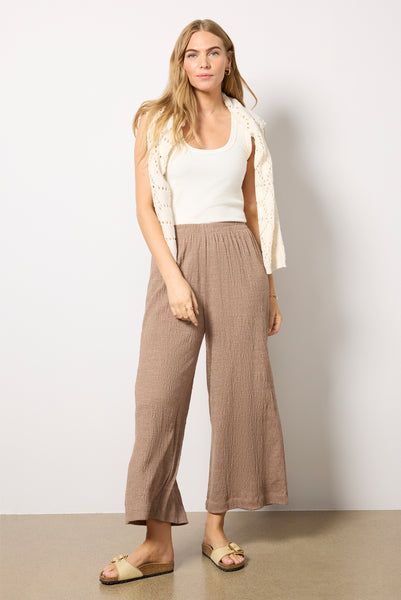 042425_JulyEcomm_PP253717E_Bro