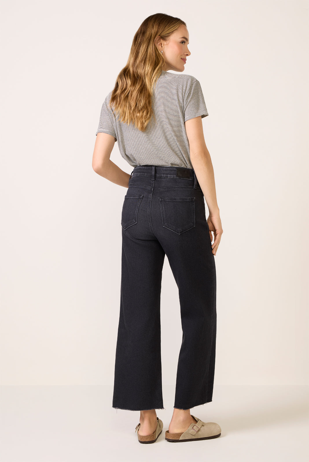 Anessa w Twisted Outseam Panel Wide Leg Jean