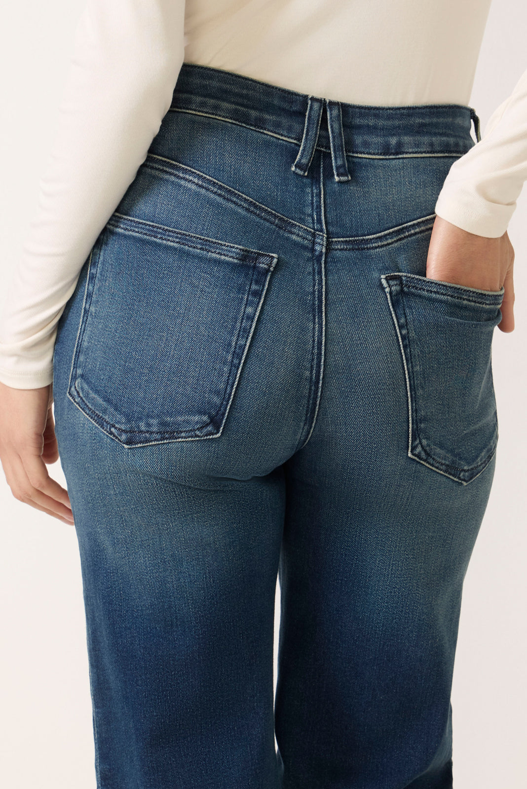 Good True Straight Jeans
