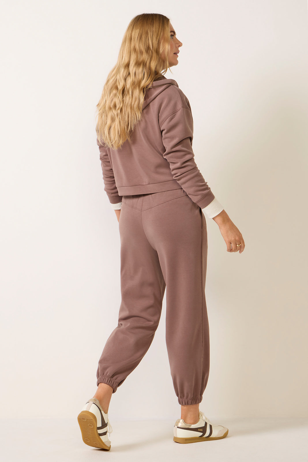 Eli Jogger 27