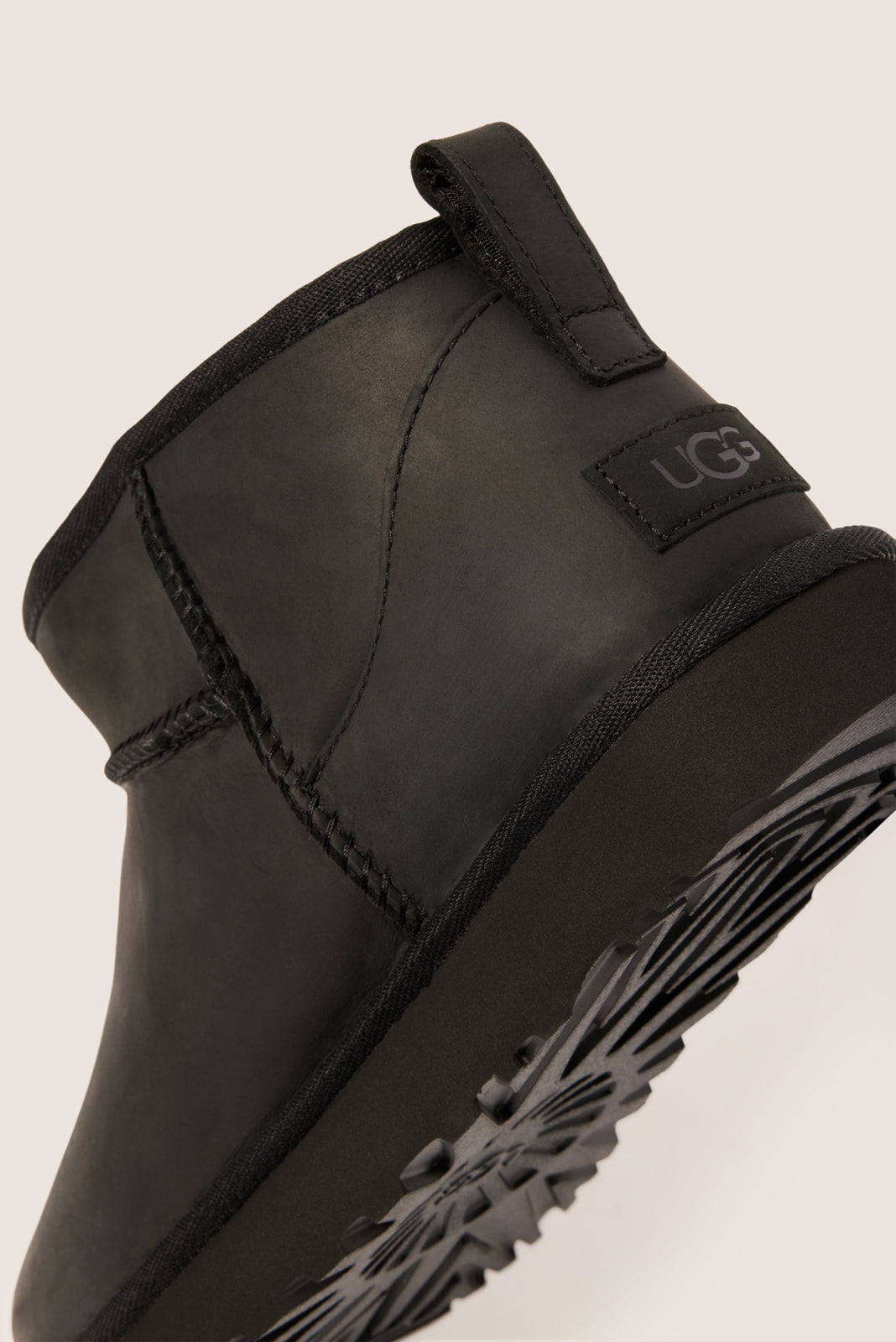 UGG CLASSIC ULTRA MINI ブラック Women's Classic Ultra Mini Boot: Black - Size 6 | UGG®