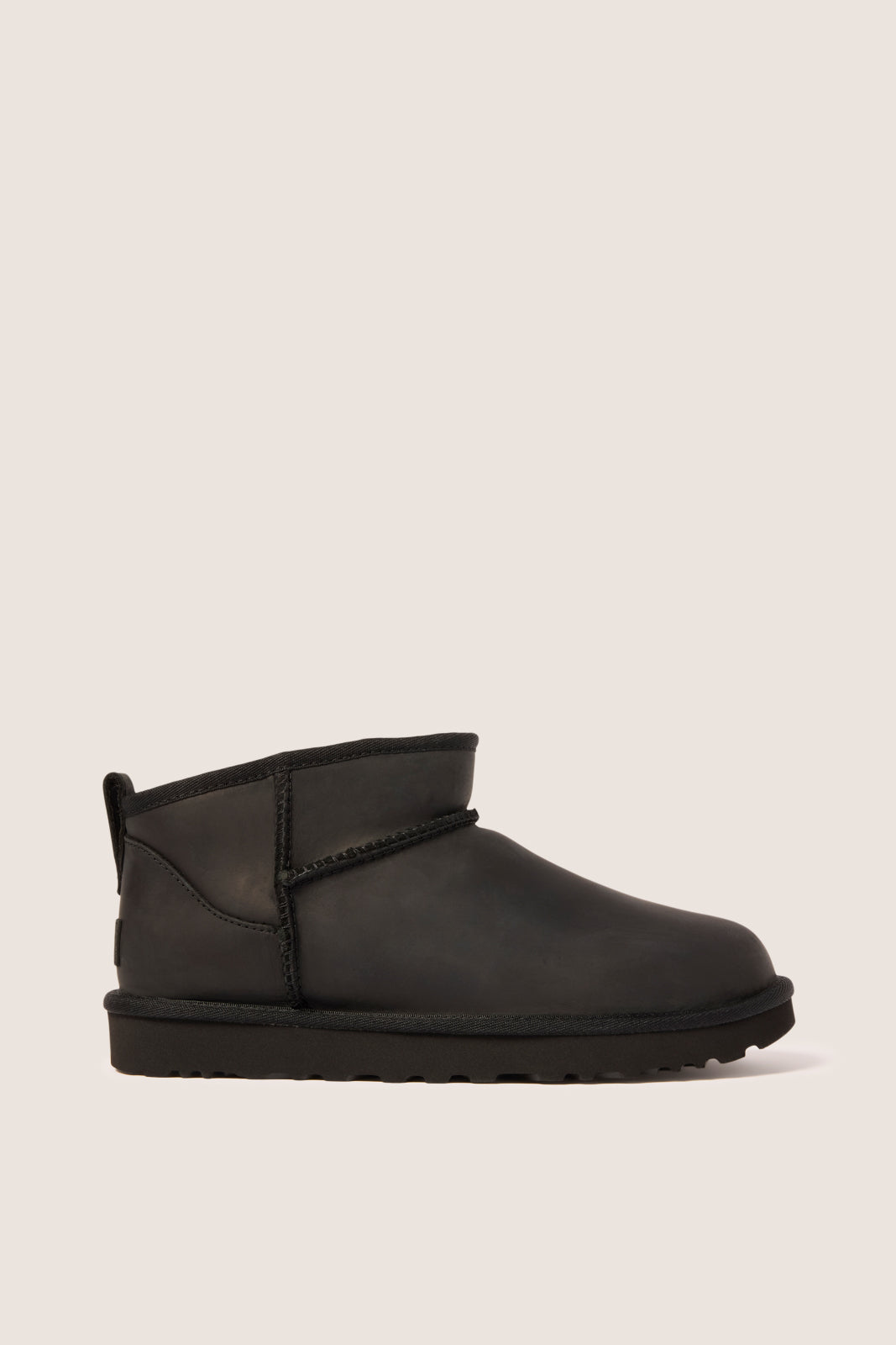 UGG CLASSIC ULTRA MINI ブラック Women's Classic Ultra Mini Boot: Black - Size 6 | UGG®