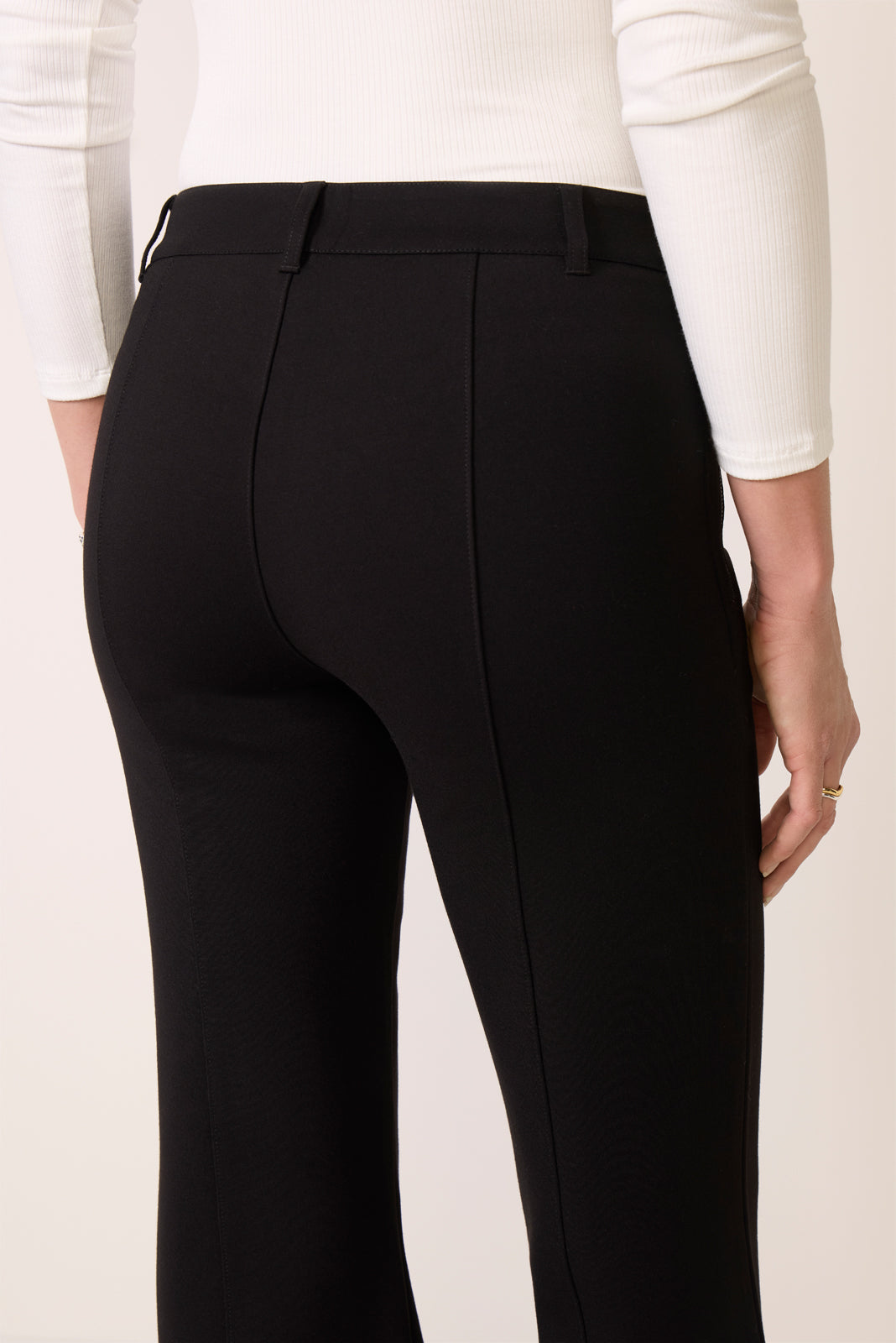 Sofia Ponte W Seam Detail