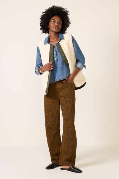 ジャケット・アウター reversible short vest 100225_Ecomm_VAR02692_2635_1_g