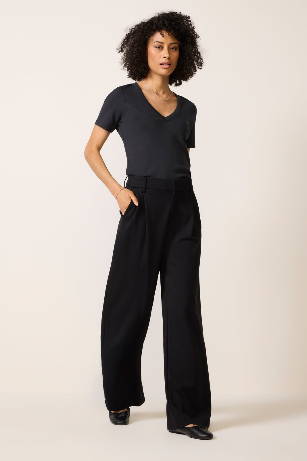 Nessa V Neck Elbow Tee