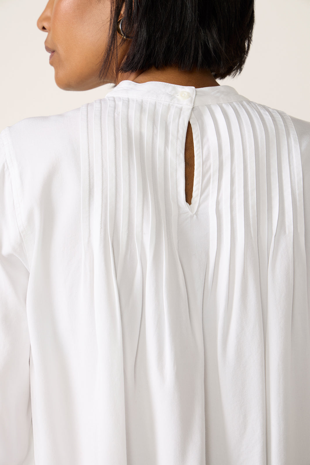 試着のみ　ENFOLD 今期 2025AW HIGH-NECK BLOUSE Mockneck Pintuck Blouse