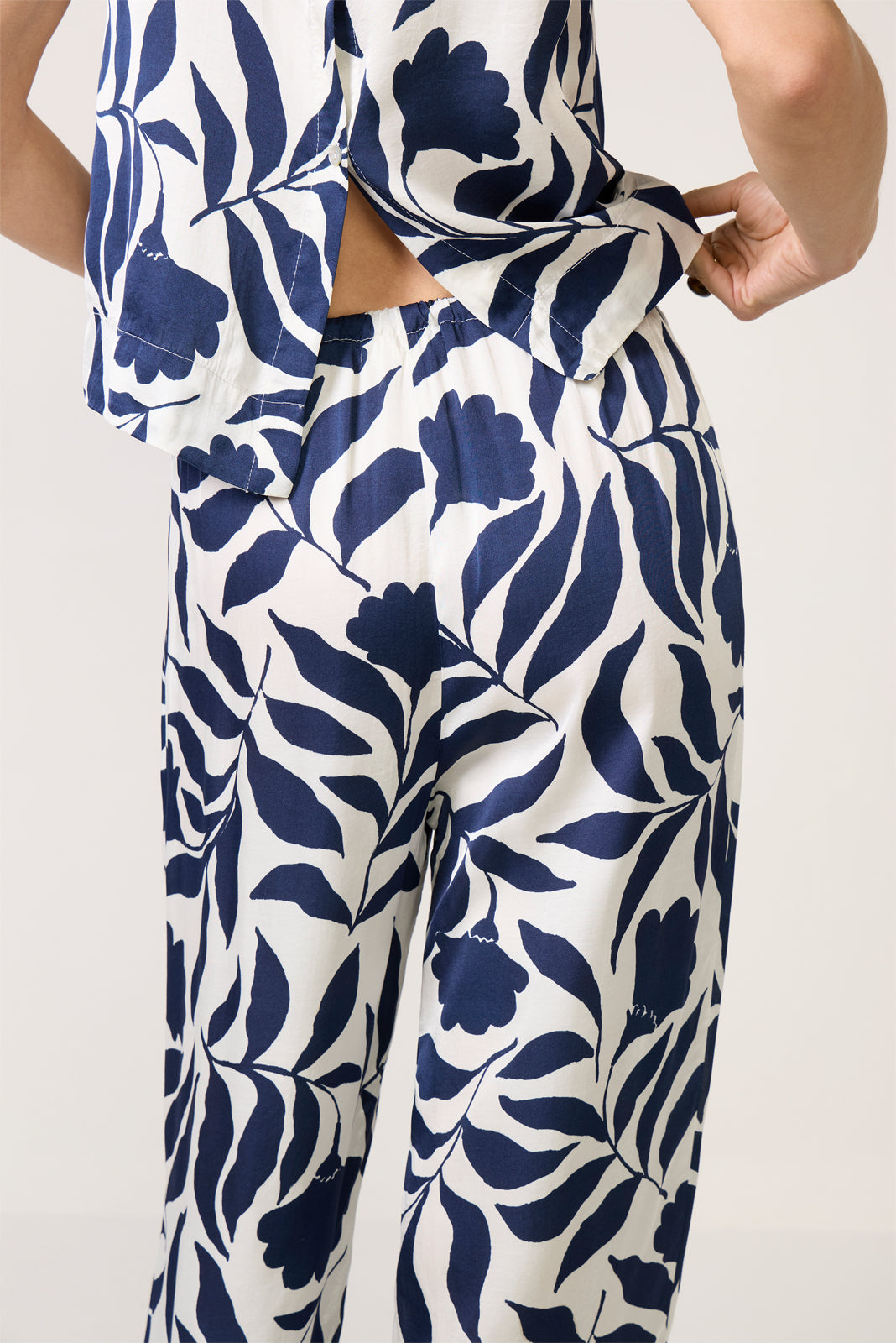 Drawcord Flowy Pant